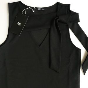 ✨SOLD ✨ZARA WOMANS SOLID BLACK DRESS SHIRT.